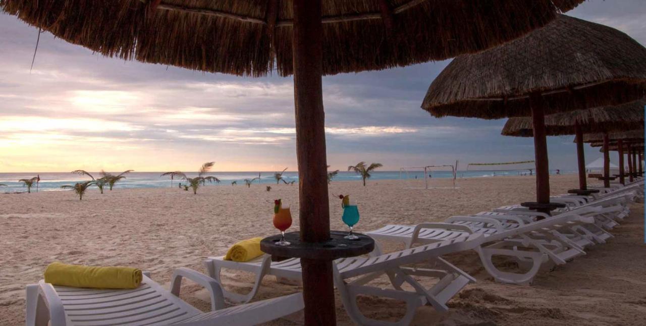 Beachfront Getaway Condo Cancun Exterior photo